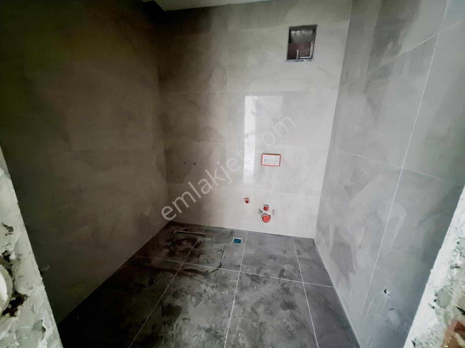 Kartepe'de Site İçerisinde Sıfır Satılık 2+1 Çatı Dubleks — fotoğraf 15