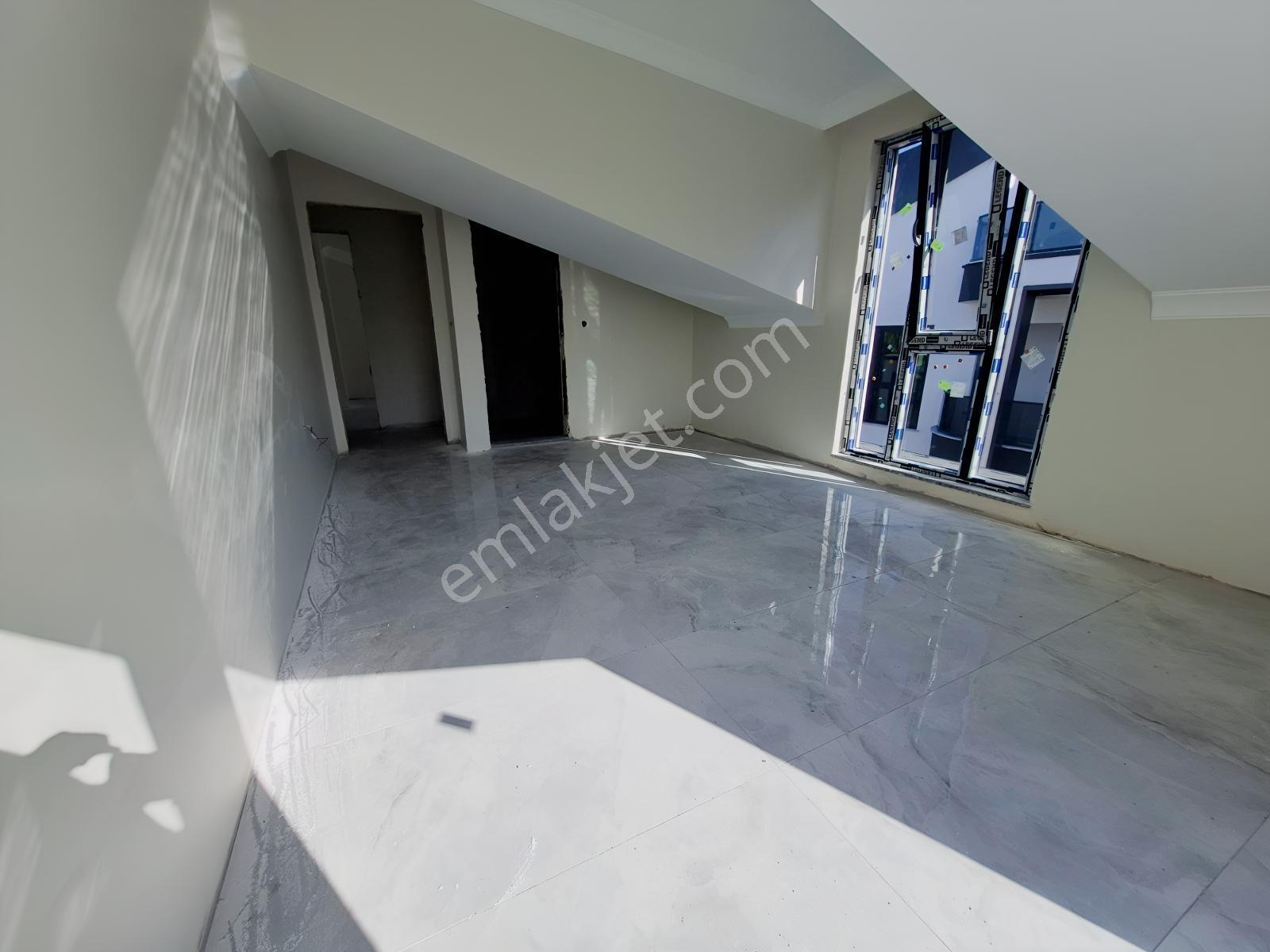 Kartepe'de Site İçerisinde Sıfır Satılık 2+1 Çatı Dubleks — fotoğraf 22