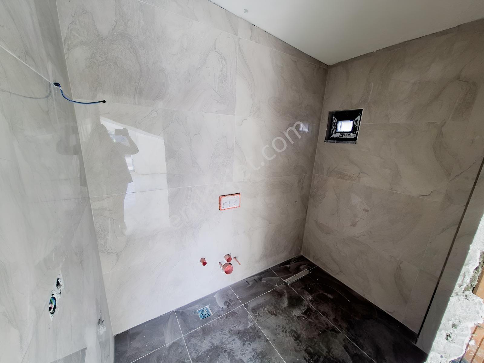 Kartepe'de Site İçerisinde Sıfır Satılık 2+1 Çatı Dubleks — fotoğraf 23