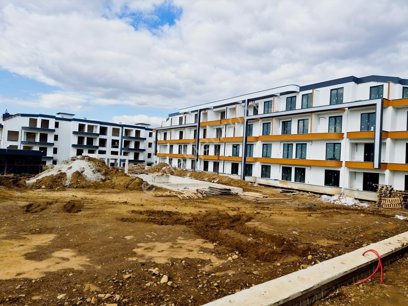 Kartepe'de Site İçerisinde Sıfır Satılık 2+1 Çatı Dubleks — fotoğraf 31