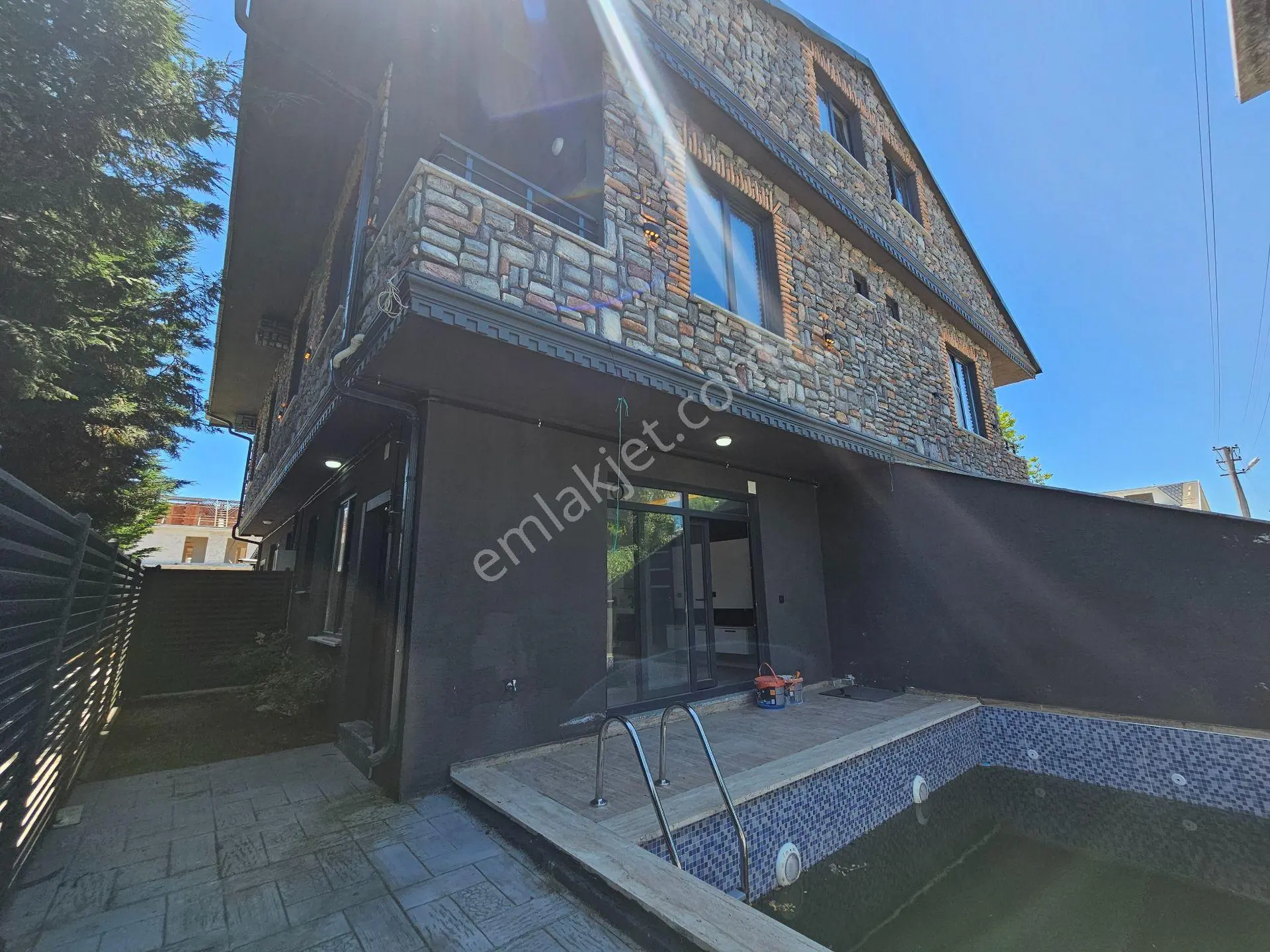 Deniz'den 3+1 Müstakil Havuzlu, Merkezi Konumda Villa