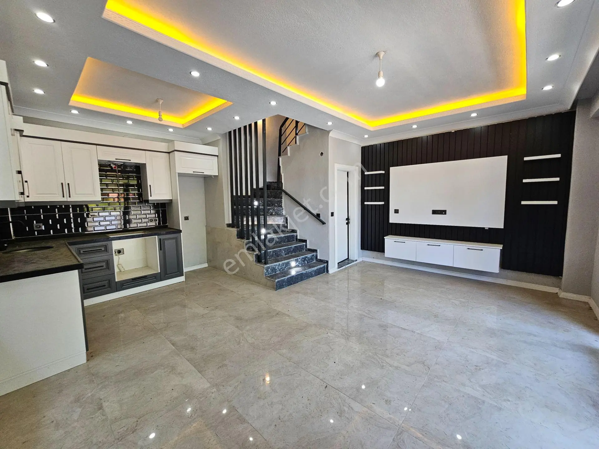 Deniz'den 3+1 Müstakil Havuzlu, Merkezi Konumda Villa — fotoğraf 7