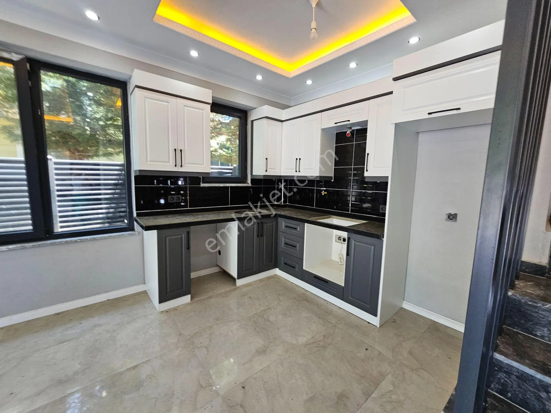Deniz'den 3+1 Müstakil Havuzlu, Merkezi Konumda Villa — fotoğraf 10