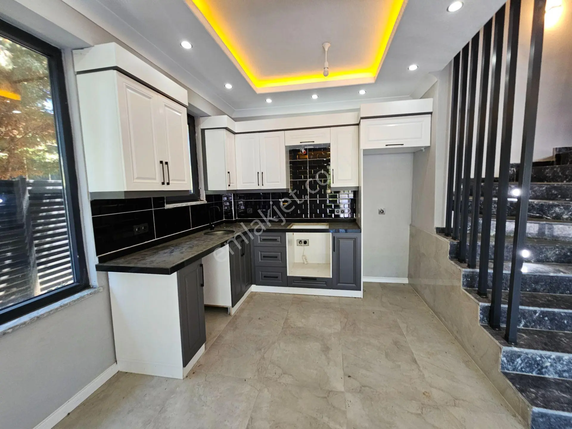 Deniz'den 3+1 Müstakil Havuzlu, Merkezi Konumda Villa — fotoğraf 12