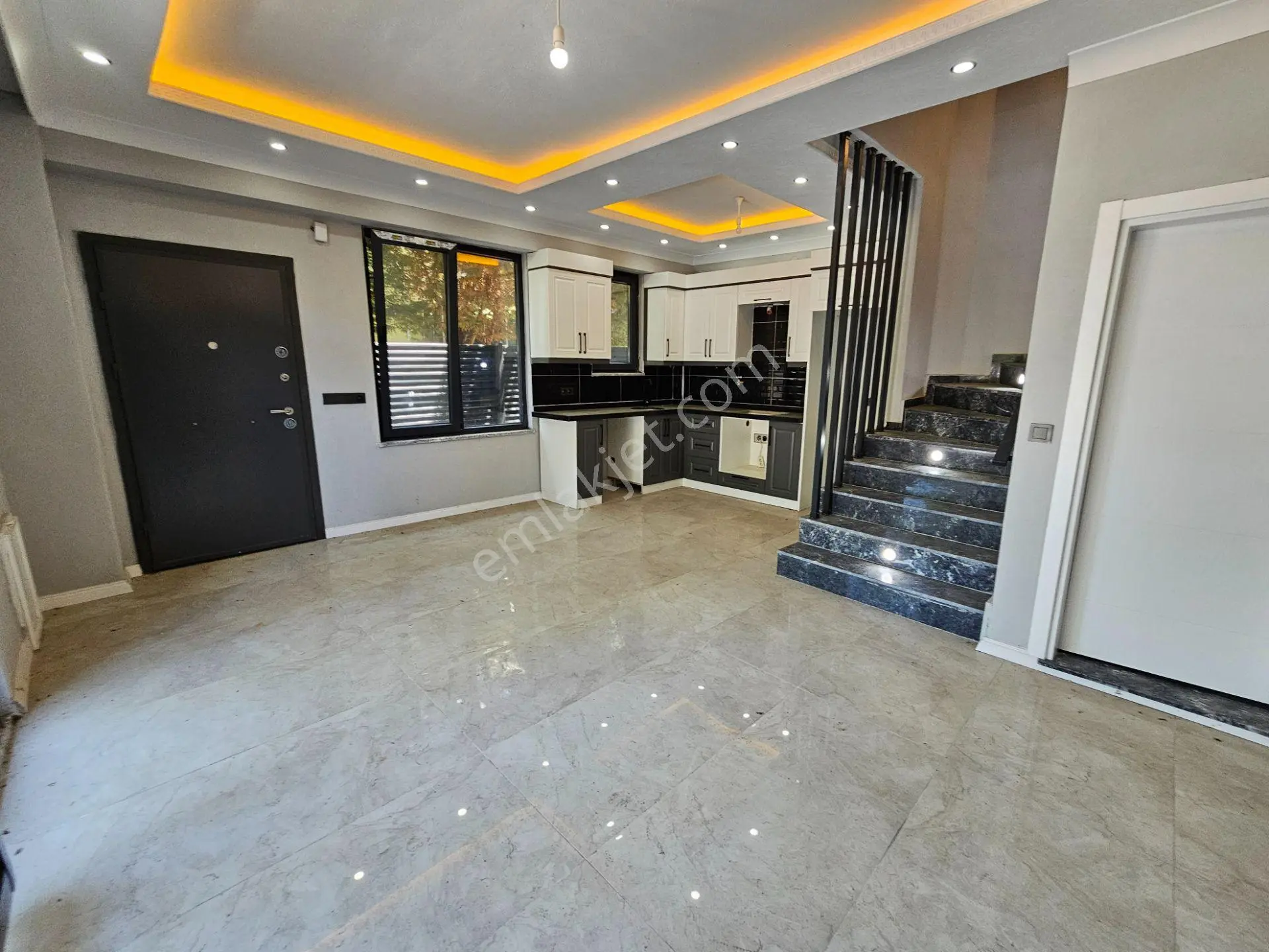 Deniz'den 3+1 Müstakil Havuzlu, Merkezi Konumda Villa — fotoğraf 14