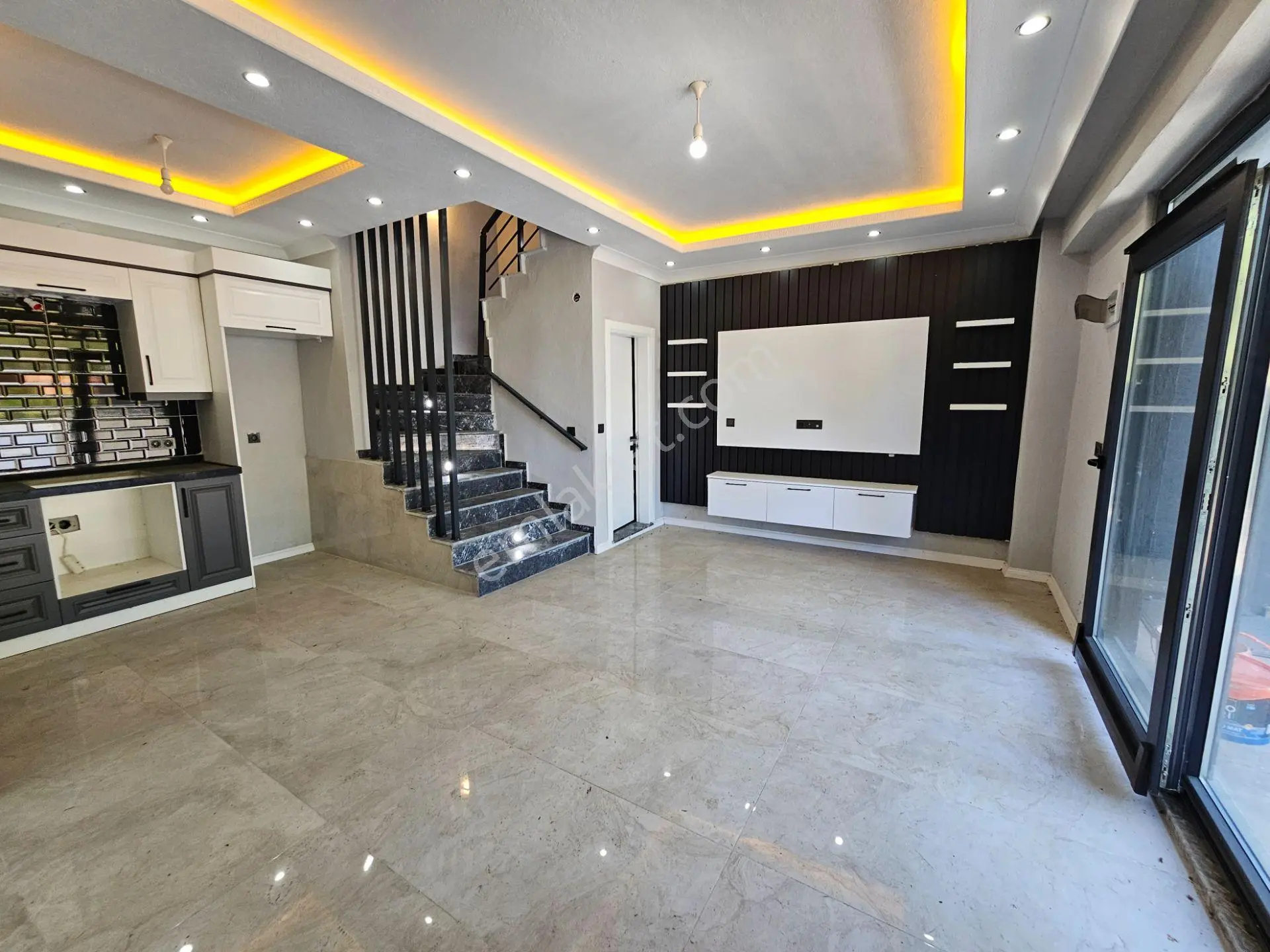 Deniz'den 3+1 Müstakil Havuzlu, Merkezi Konumda Villa — fotoğraf 15