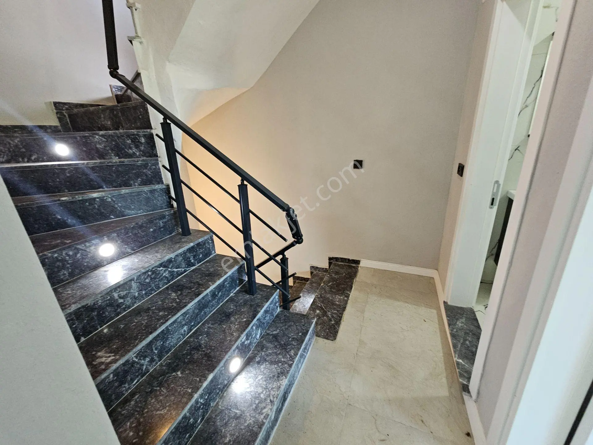Deniz'den 3+1 Müstakil Havuzlu, Merkezi Konumda Villa — fotoğraf 26