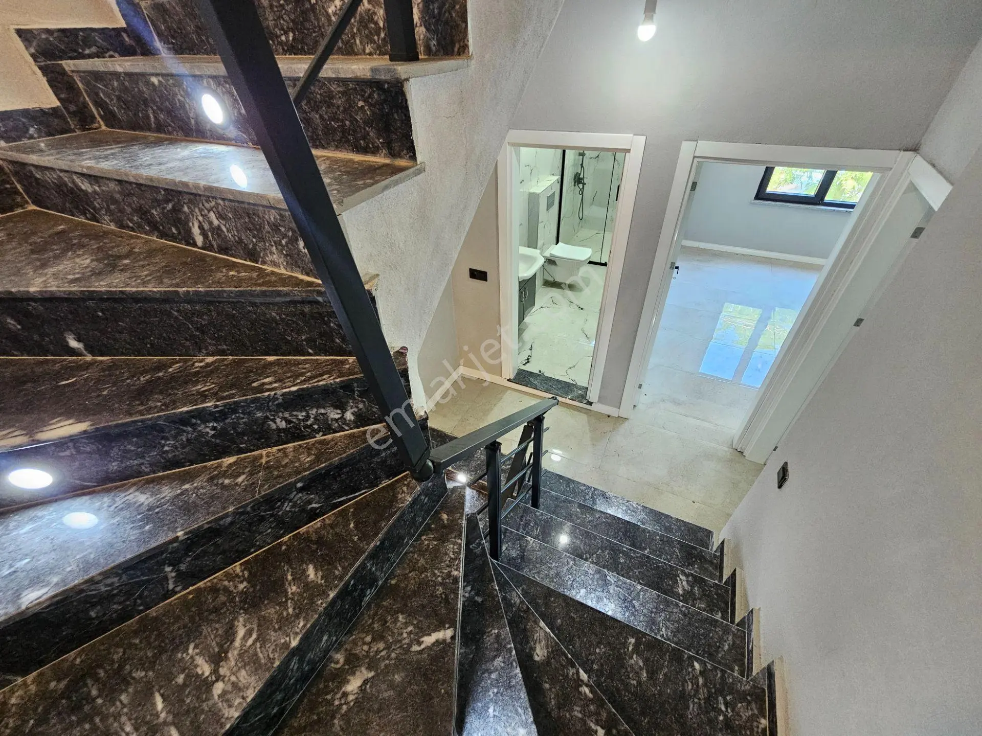 Deniz'den 3+1 Müstakil Havuzlu, Merkezi Konumda Villa — fotoğraf 28