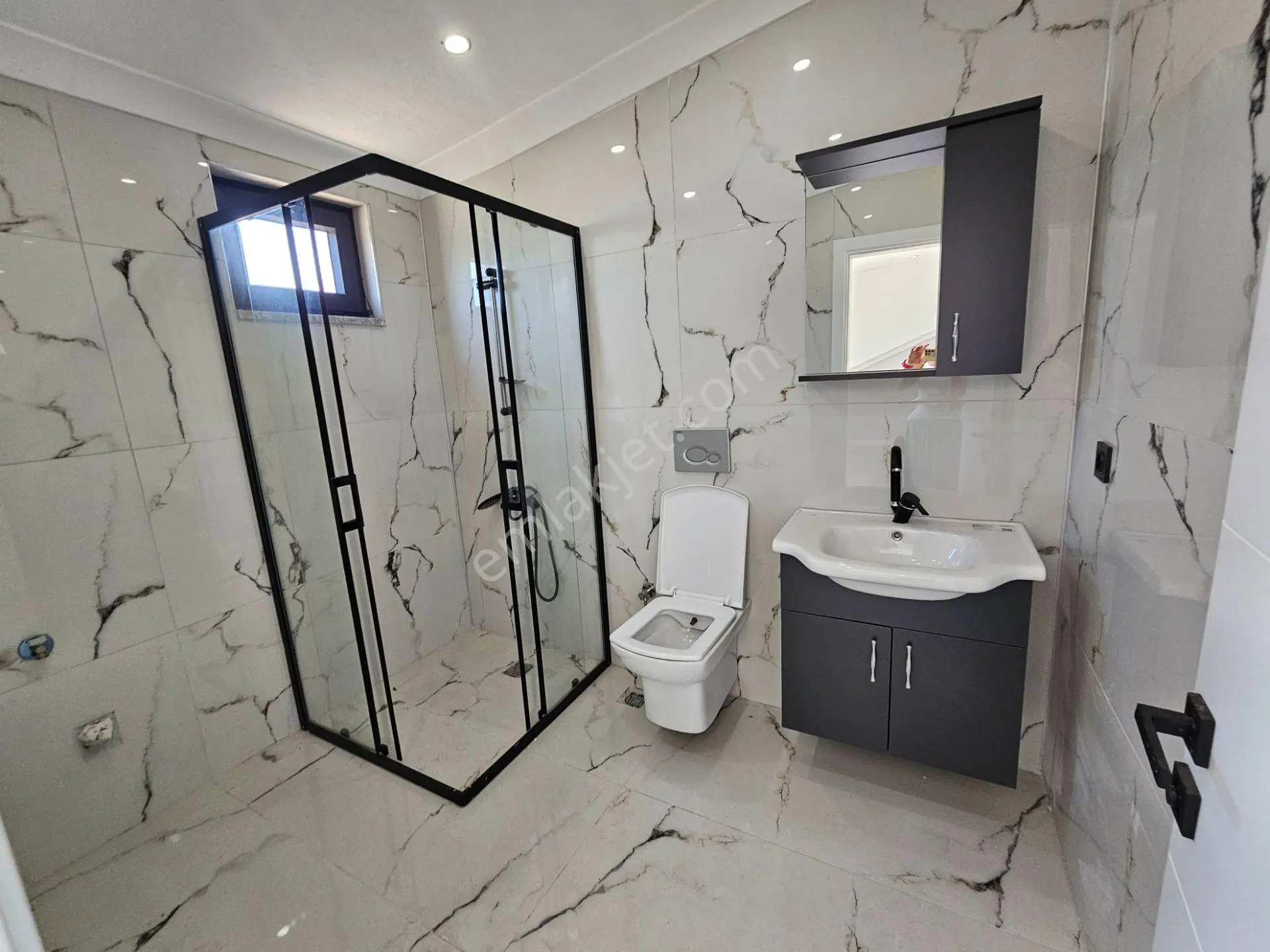 Deniz'den 3+1 Müstakil Havuzlu, Merkezi Konumda Villa — fotoğraf 34