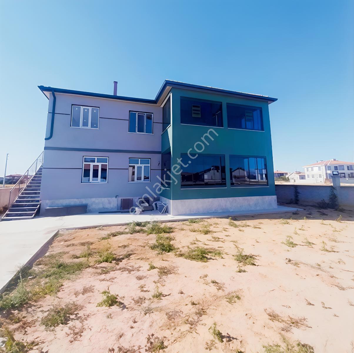 Alakova Da 500 M² Tam Müstakil Arsa İçinde 2 Sıfır Daire Fırsatı