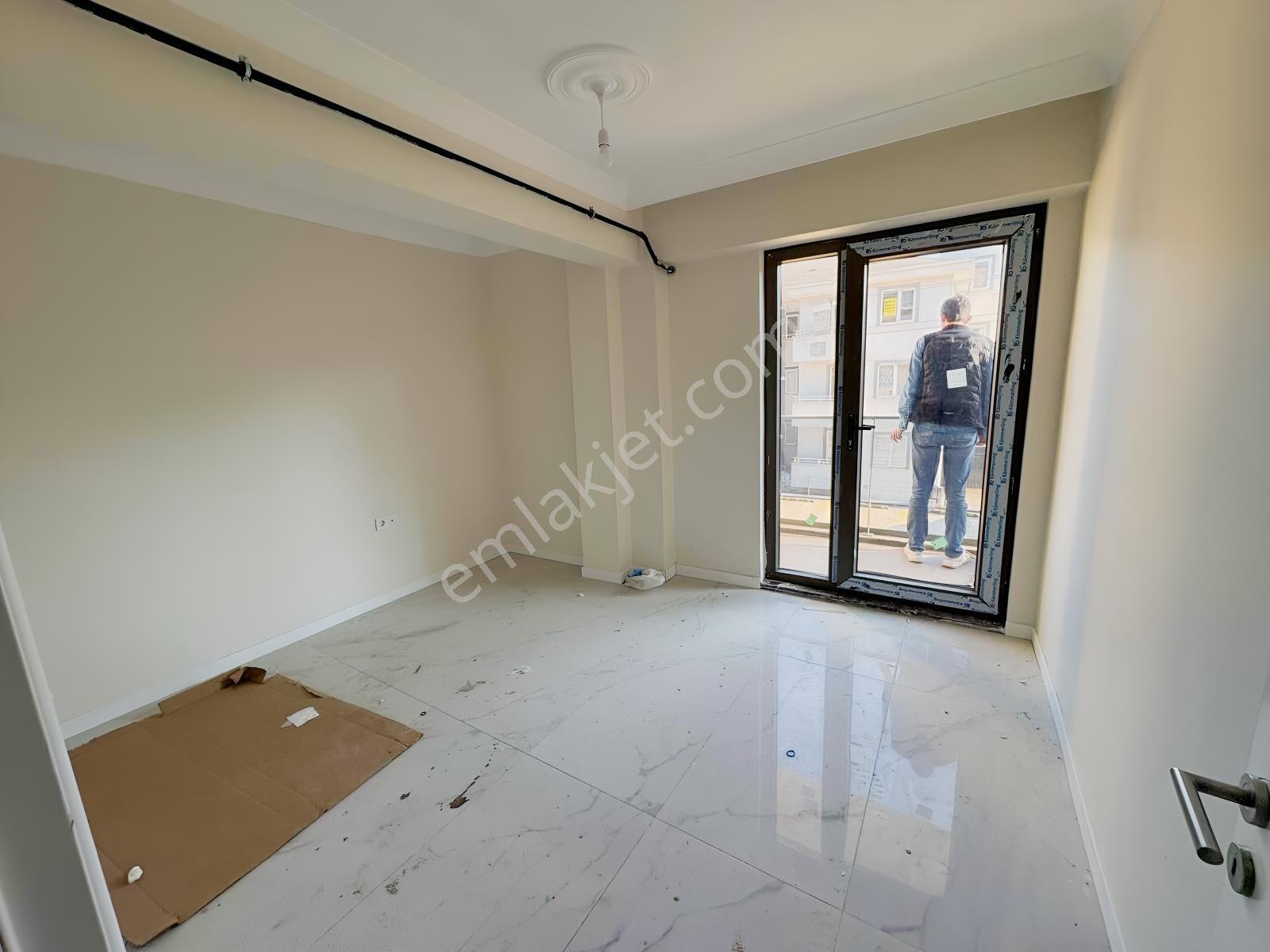 Başiskele Merkezi Konumda Ana Cadde Üstü Satılık Arakat Daire — fotoğraf 6