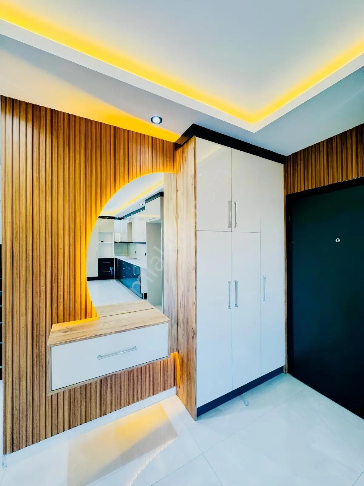 Hisarda Altta Yatak Odalı Geniş Bahçeli Araba Garajlı 4+1 Villa — fotoğraf 13