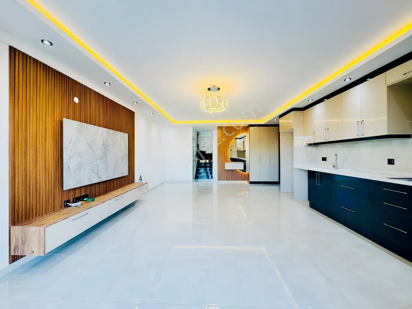 Hisarda Altta Yatak Odalı Geniş Bahçeli Araba Garajlı 4+1 Villa — fotoğraf 15