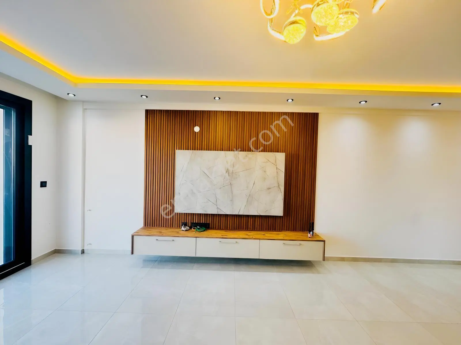 Hisarda Altta Yatak Odalı Geniş Bahçeli Araba Garajlı 4+1 Villa — fotoğraf 18