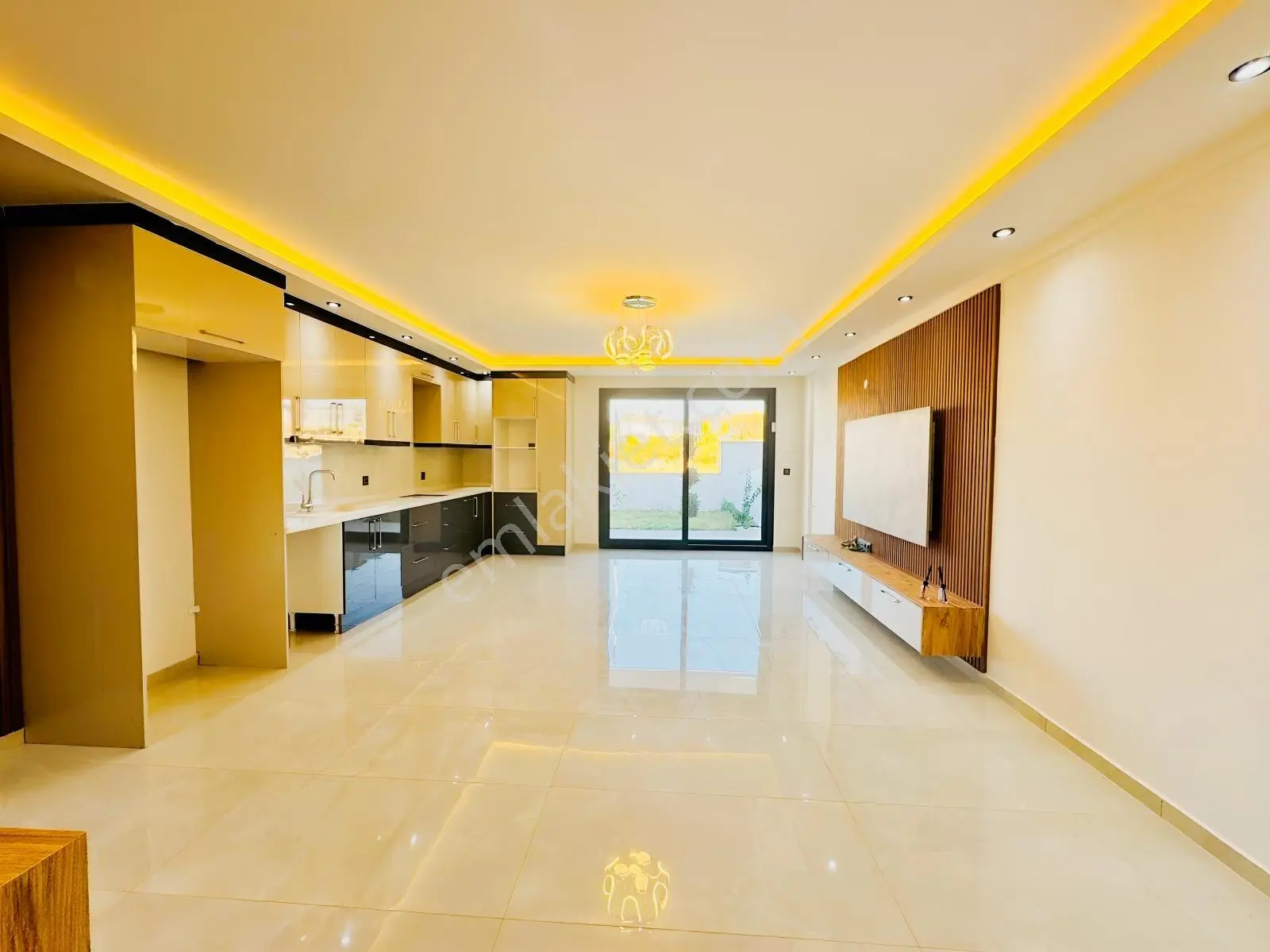 Hisarda Altta Yatak Odalı Geniş Bahçeli Araba Garajlı 4+1 Villa — fotoğraf 24