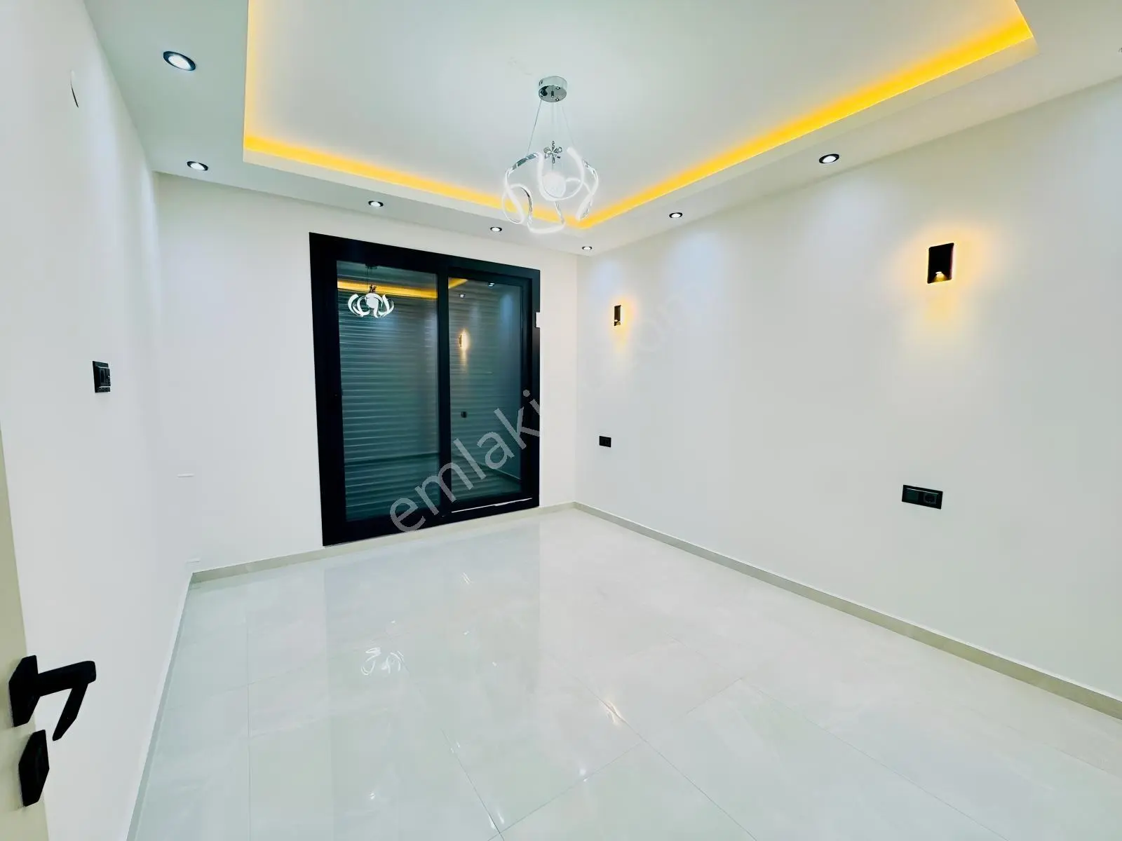Hisarda Altta Yatak Odalı Geniş Bahçeli Araba Garajlı 4+1 Villa — fotoğraf 34