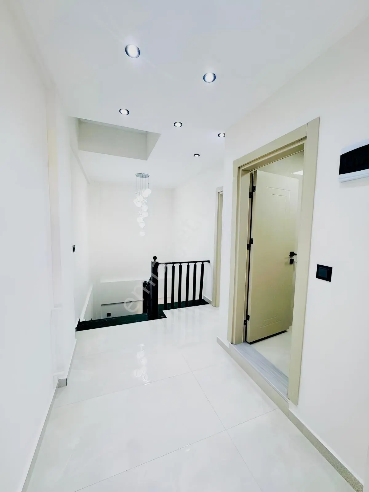 Hisarda Altta Yatak Odalı Geniş Bahçeli Araba Garajlı 4+1 Villa — fotoğraf 35