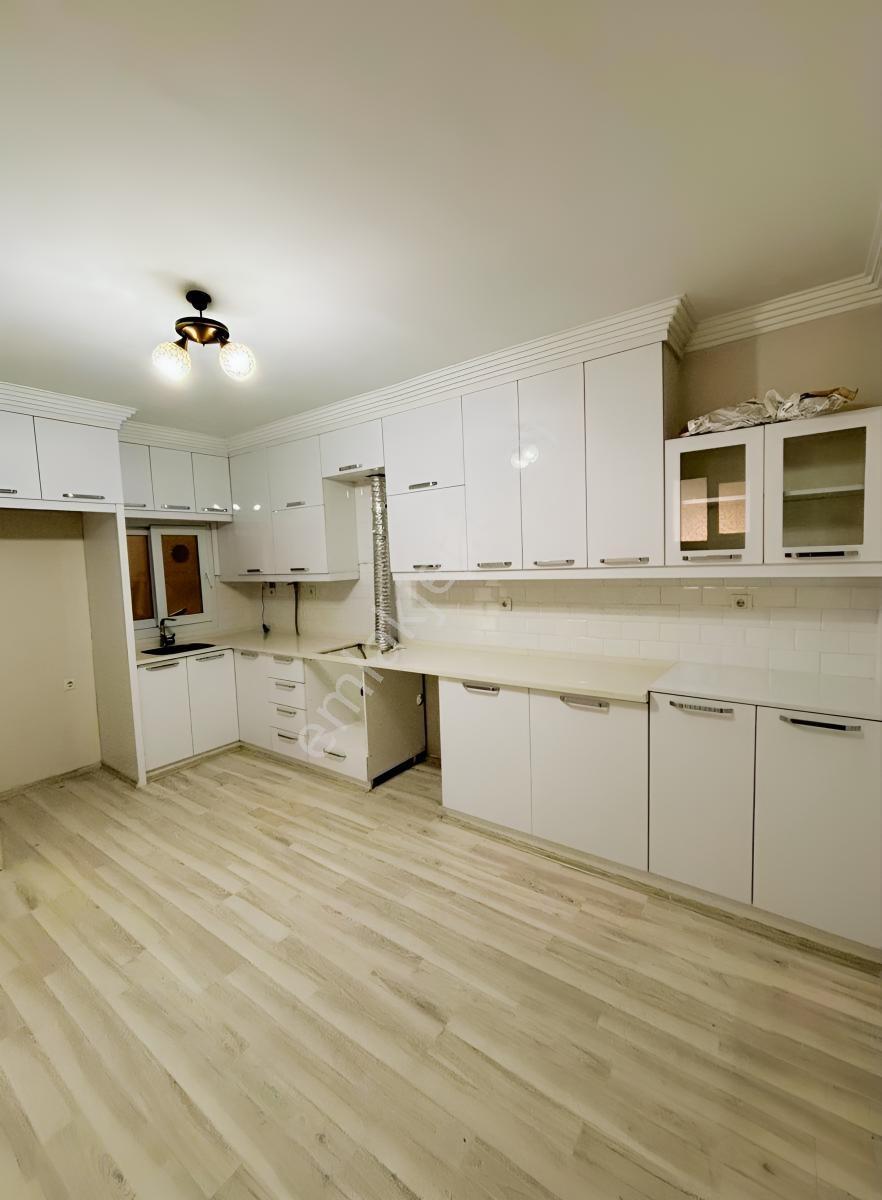 Selvilitepe'de Pazar Yeri Civarı 87 M2 1+1 Ara Kat Satılık Daire — fotoğraf 2