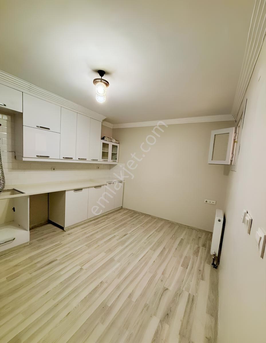 Selvilitepe'de Pazar Yeri Civarı 87 M2 1+1 Ara Kat Satılık Daire — fotoğraf 3