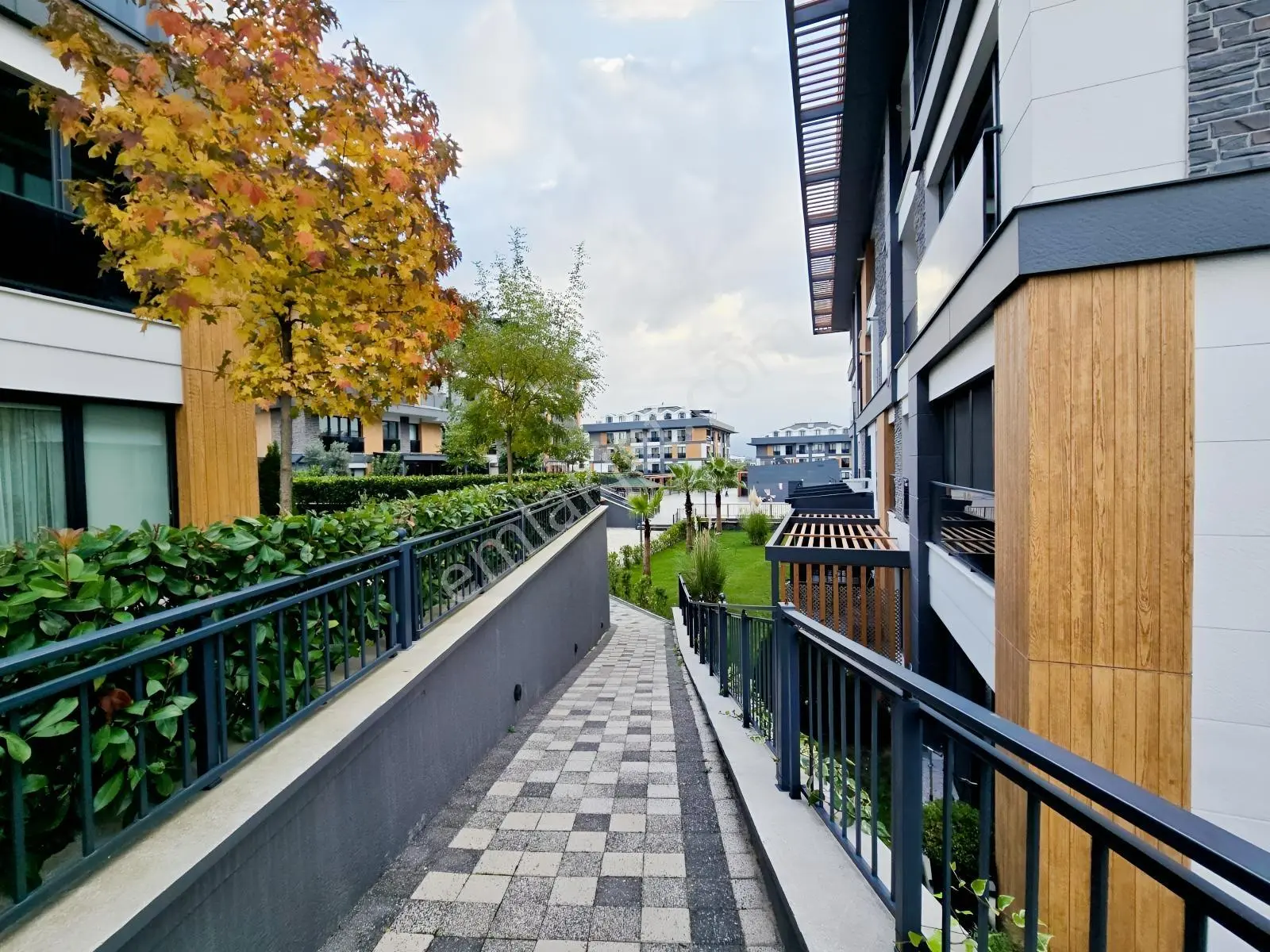 Akyol Vista Sitesinde Özel Bahçeli Satılık 3+1 Dubleks Daire — fotoğraf 3