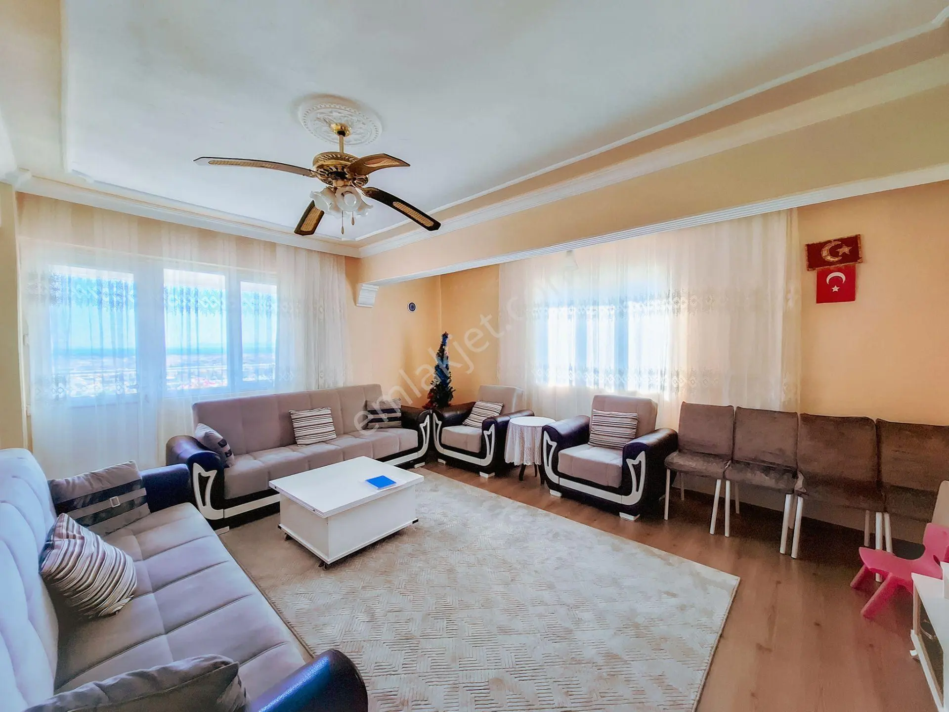 Didim Hisar Mahallesi Panoramik Deniz Manzaralı 4 Cepheli Ayrı Mutfaklı Daire