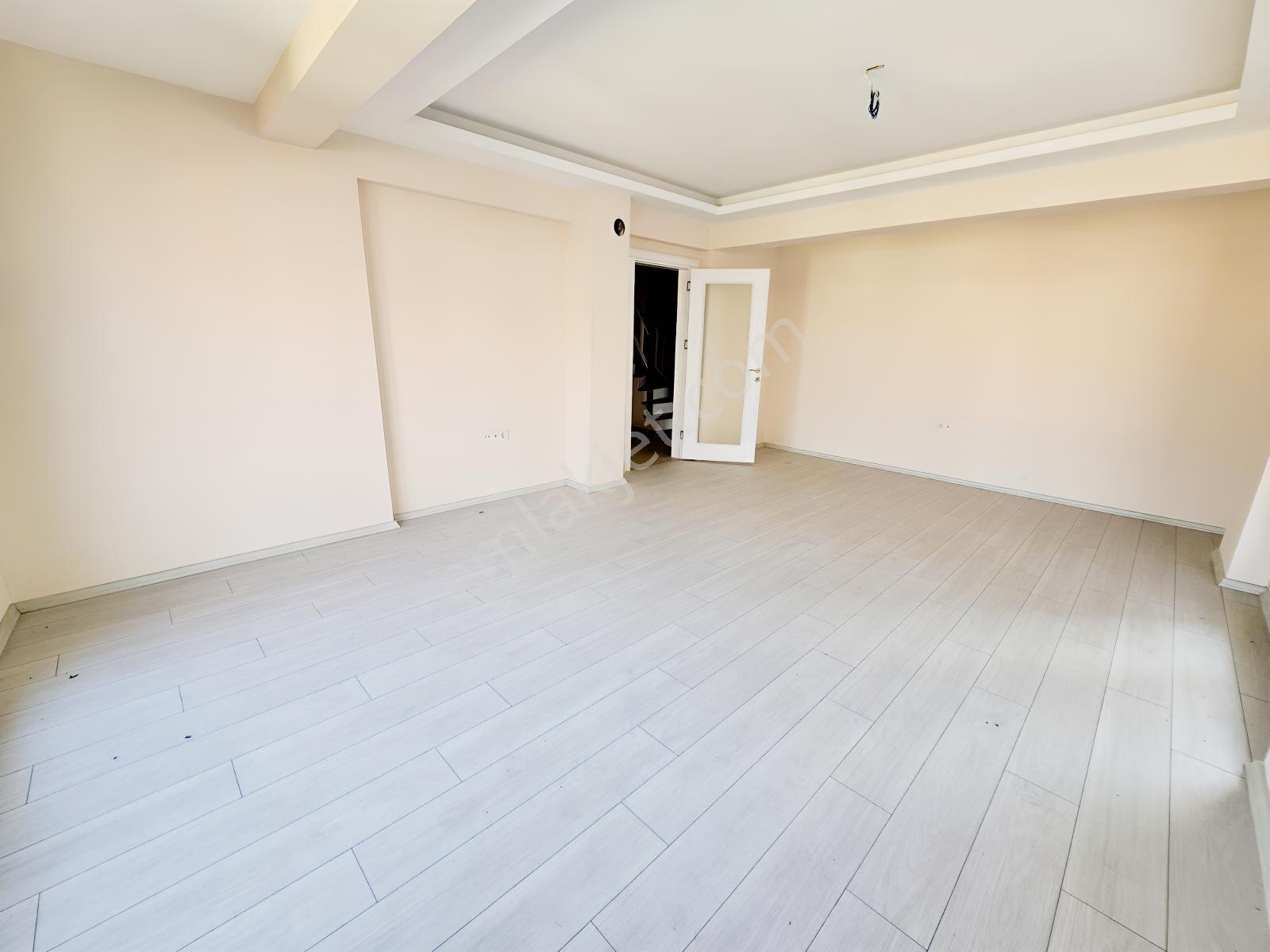 Yalova Bahçelievlerde 220 M², 5+1 Ferah Satılık Dubleks Daire — fotoğraf 17
