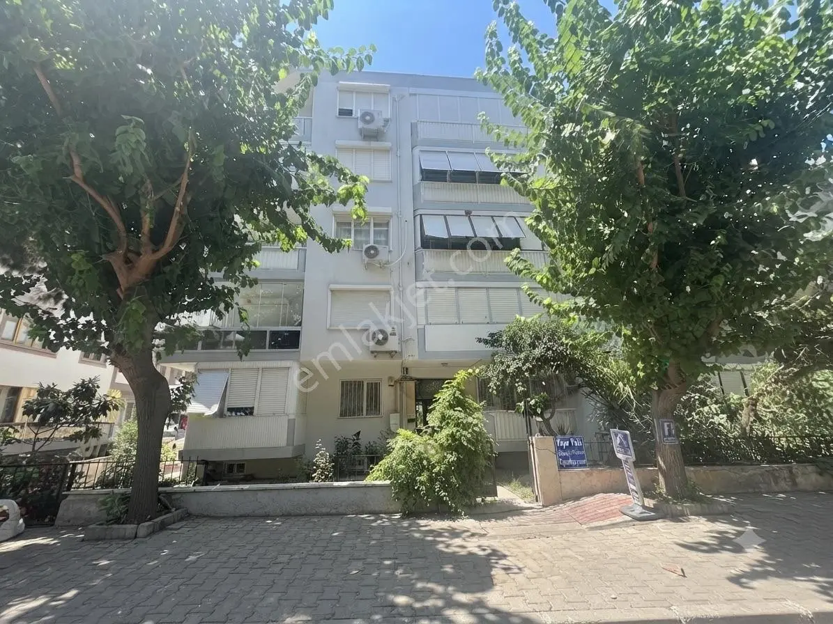 Karşıyaka Bahriye Üçokta Ara Kat Asansörlü 3+1 Satılık Daire — fotoğraf 2