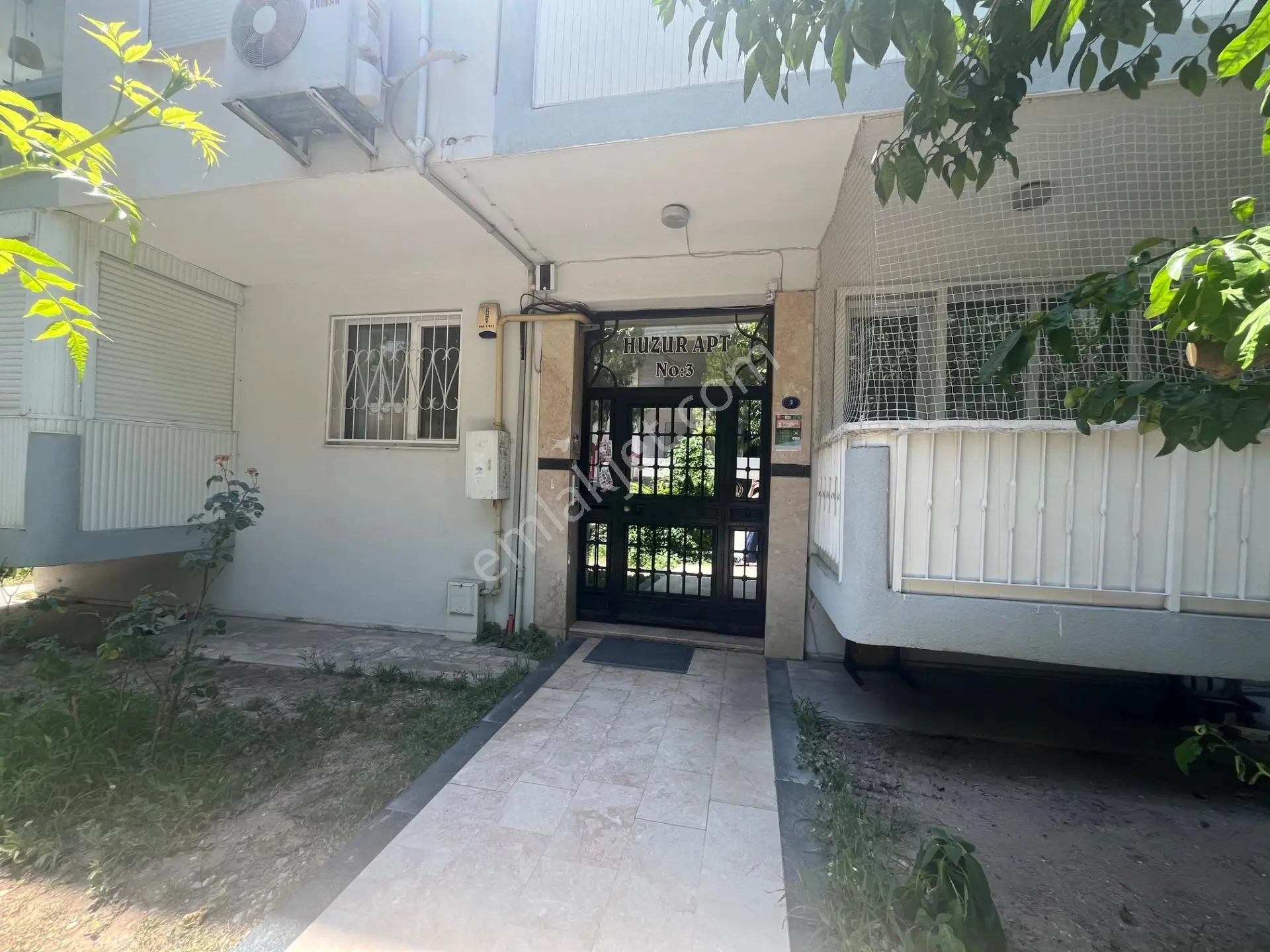 Karşıyaka Bahriye Üçokta Ara Kat Asansörlü 3+1 Satılık Daire — fotoğraf 3