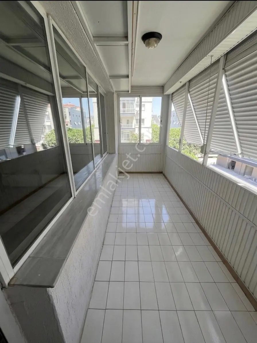 Karşıyaka Bahriye Üçokta Ara Kat Asansörlü 3+1 Satılık Daire — fotoğraf 13