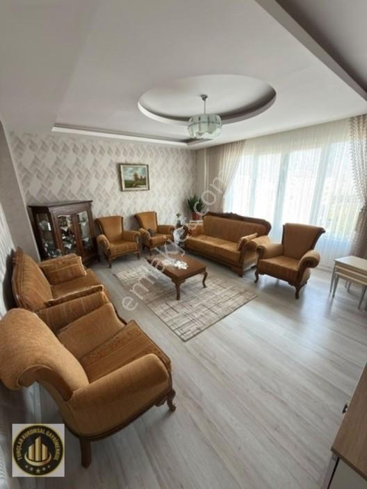 Bağcıların Kalbi Göletli De Muhteşem Yapısıyla 3+1 Satılık Daire — fotoğraf 2