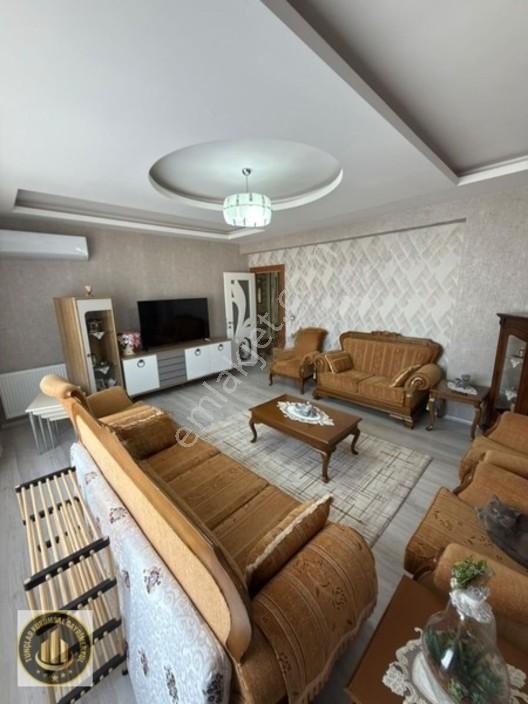 Bağcıların Kalbi Göletli De Muhteşem Yapısıyla 3+1 Satılık Daire — fotoğraf 3