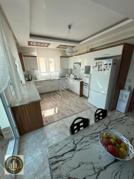 Bağcıların Kalbi Göletli De Muhteşem Yapısıyla 3+1 Satılık Daire — fotoğraf 4