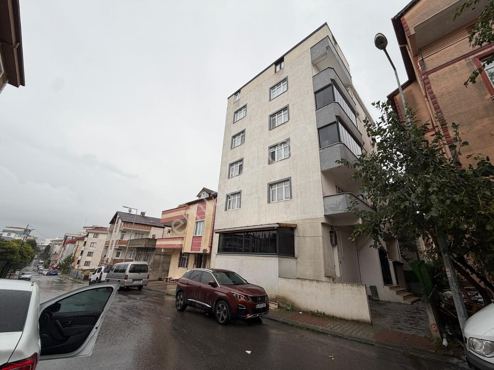 Tuzla Şifa Mahallesinde Satılık 3+1 Daire