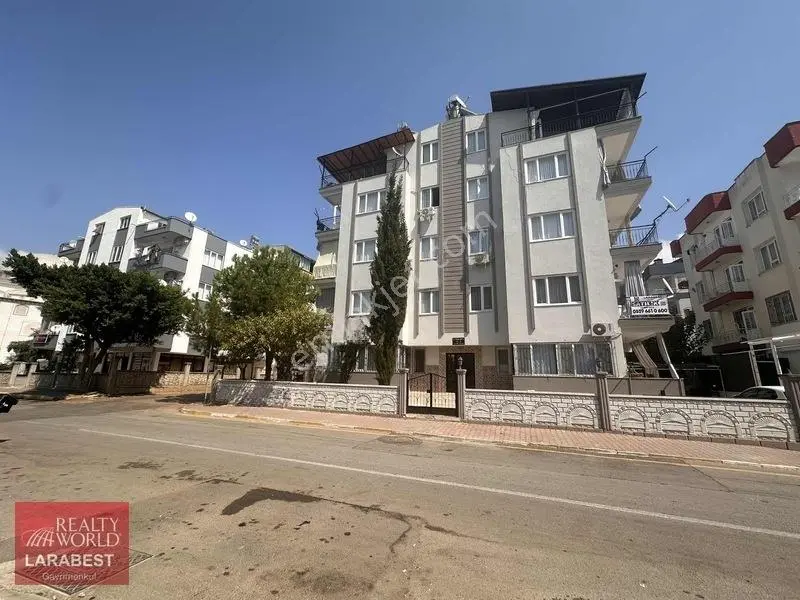 Gülveren'De 2 + 1 Ayrı Mutfaklı Satılık Daire