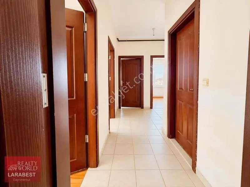 Gülveren'de 2 + 1 Ayrı Mutfaklı Satılık Daire — fotoğraf 2