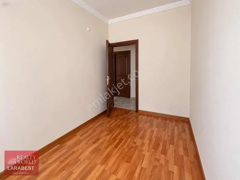 Gülveren'de 2 + 1 Ayrı Mutfaklı Satılık Daire — fotoğraf 9