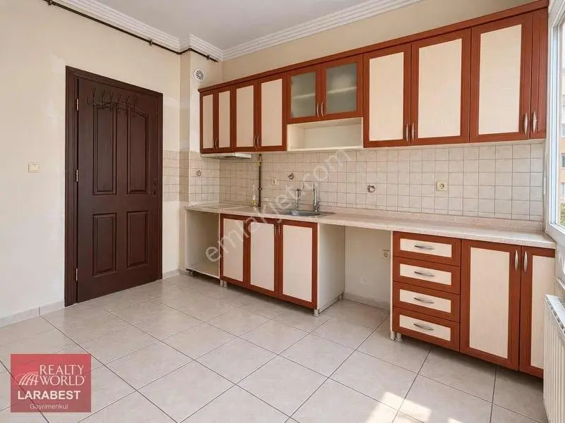 Gülveren'de 2 + 1 Ayrı Mutfaklı Satılık Daire — fotoğraf 10