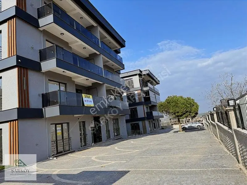 Tekirdağ Atatürk Mah.ana Caddeye Çok Yakın Havuzlu 2+1 — fotoğraf 14
