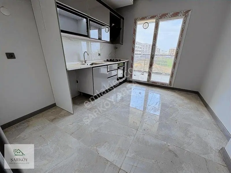 Tekirdağ Atatürk Mah.ana Caddeye Çok Yakın Havuzlu 2+1 — fotoğraf 23