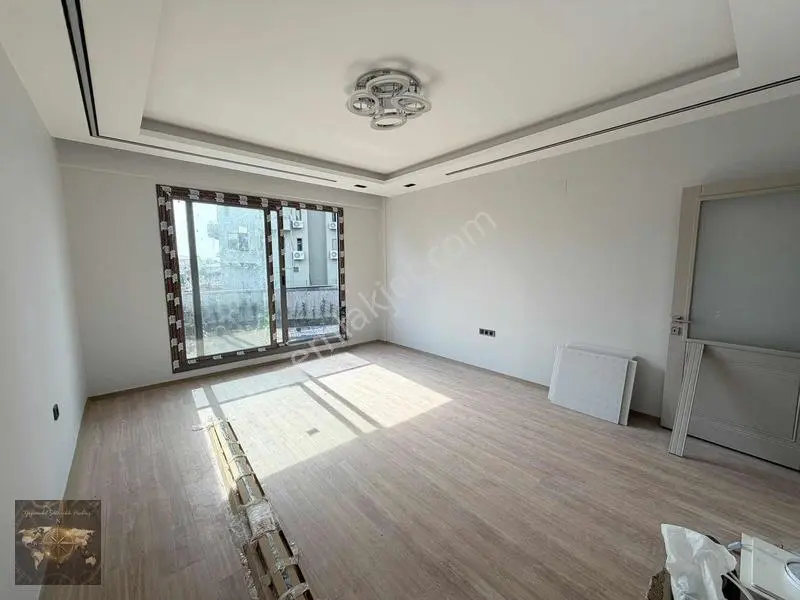 Dream'dan Eski Mezitli Bölg.havuzlu B.mutfak Satılık 3.5+1 Daire — fotoğraf 5