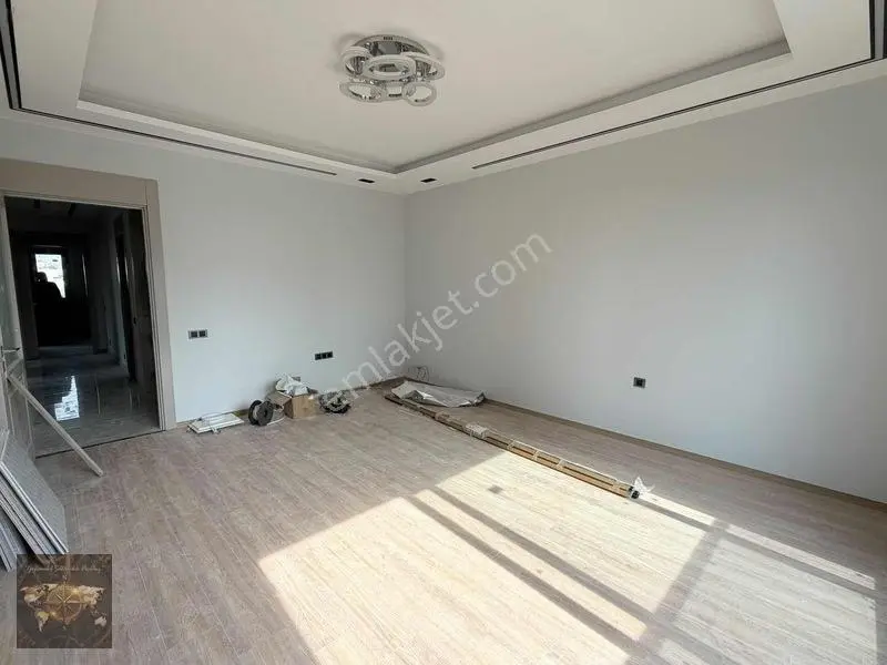Dream'dan Eski Mezitli Bölg.havuzlu B.mutfak Satılık 3.5+1 Daire — fotoğraf 7
