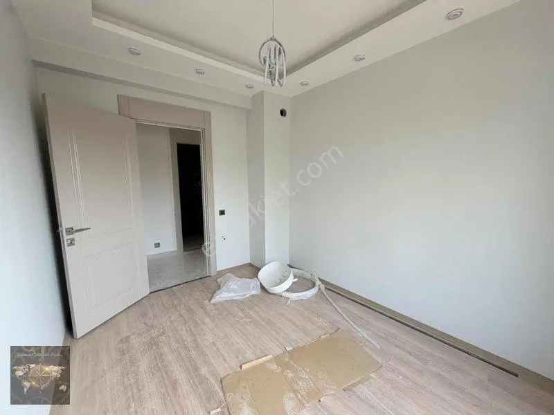 Dream'dan Eski Mezitli Bölg.havuzlu B.mutfak Satılık 3.5+1 Daire — fotoğraf 10