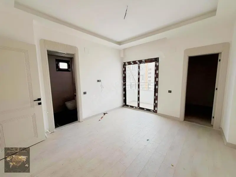 Dream'dan Eski Mezitli Bölg.havuzlu B.mutfak Satılık 3.5+1 Daire — fotoğraf 15