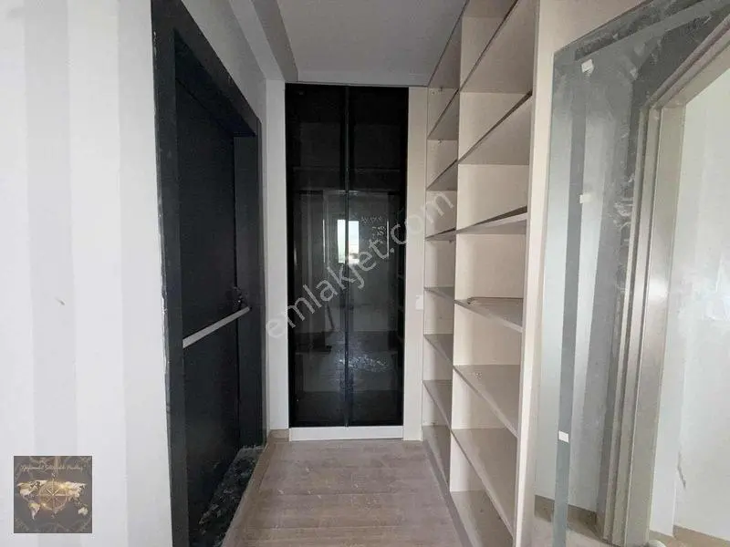 Dream'dan Eski Mezitli Bölg.havuzlu B.mutfak Satılık 3.5+1 Daire — fotoğraf 17