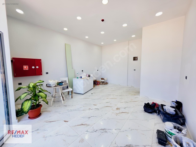 Remax'tan Satılık Metro Yolu Ve Cadde Üzerinde Boş Sıfır Dükkan — fotoğraf 11