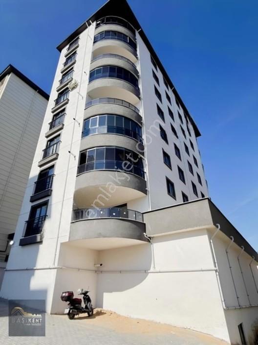 Başkent Emlaktan Cumhuriyet Mahallesi Satılık 2+1 Daire — fotoğraf 3