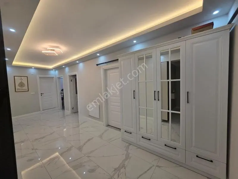 Bursa Emlak Alemiçarşı Merkezinde Arakat Sıfır3+1 156 M2 Satılık — fotoğraf 10