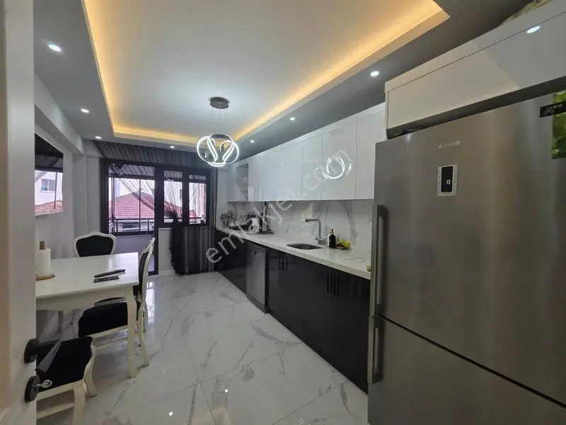 Bursa Emlak Alemiçarşı Merkezinde Arakat Sıfır3+1 156 M2 Satılık — fotoğraf 15
