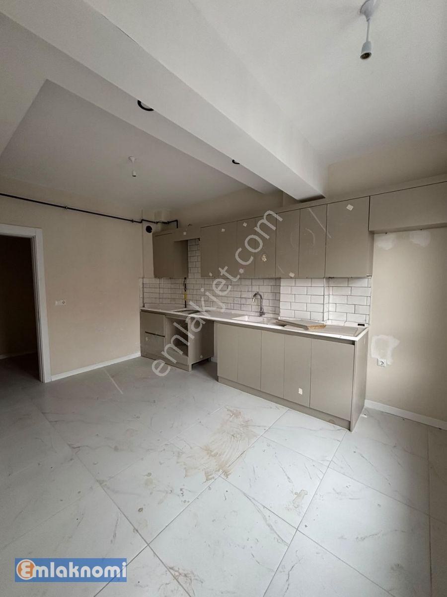Emlaknomi'Den Çarşı Merkezde Sıfır 2+1 Satılık Daire