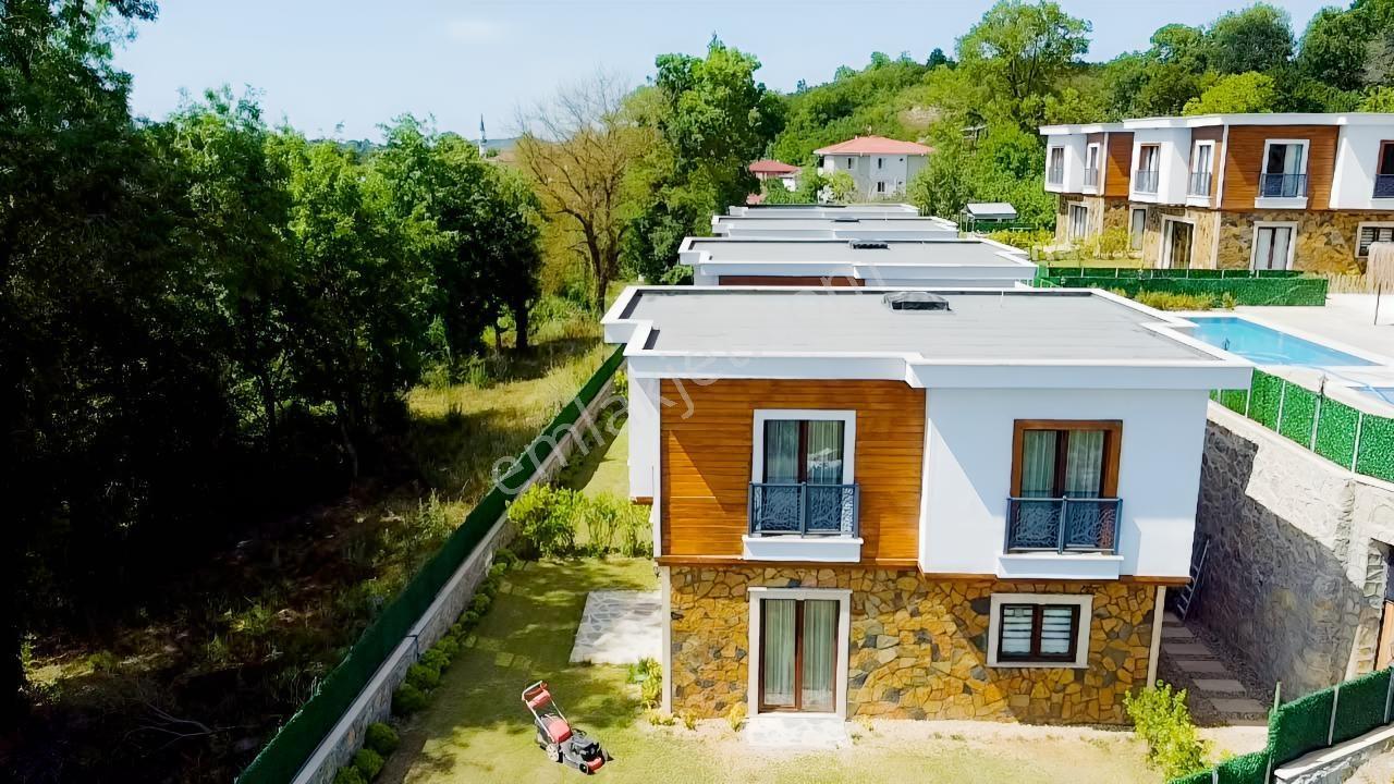 Şile Geredelide Havuzlu Butik Site İçerisinde Satılık Villa — fotoğraf 2